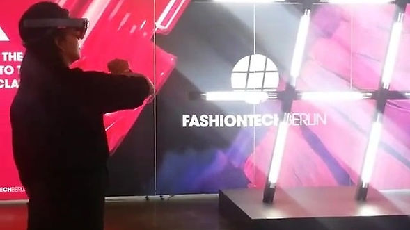 VR fashion world experience